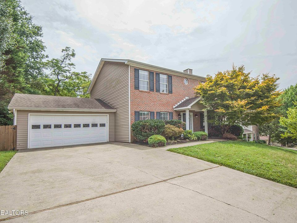 1st image of 8040 Maple Run Ln