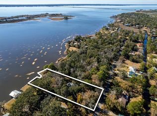 443 Pitts Bayshore Dr, Freeport, FL 32439