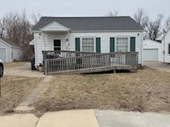 1818 Chandler St SW, Cedar Rapids, IA 52404