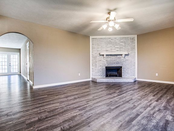 3rd image of 1418 Toyah Creek Ln