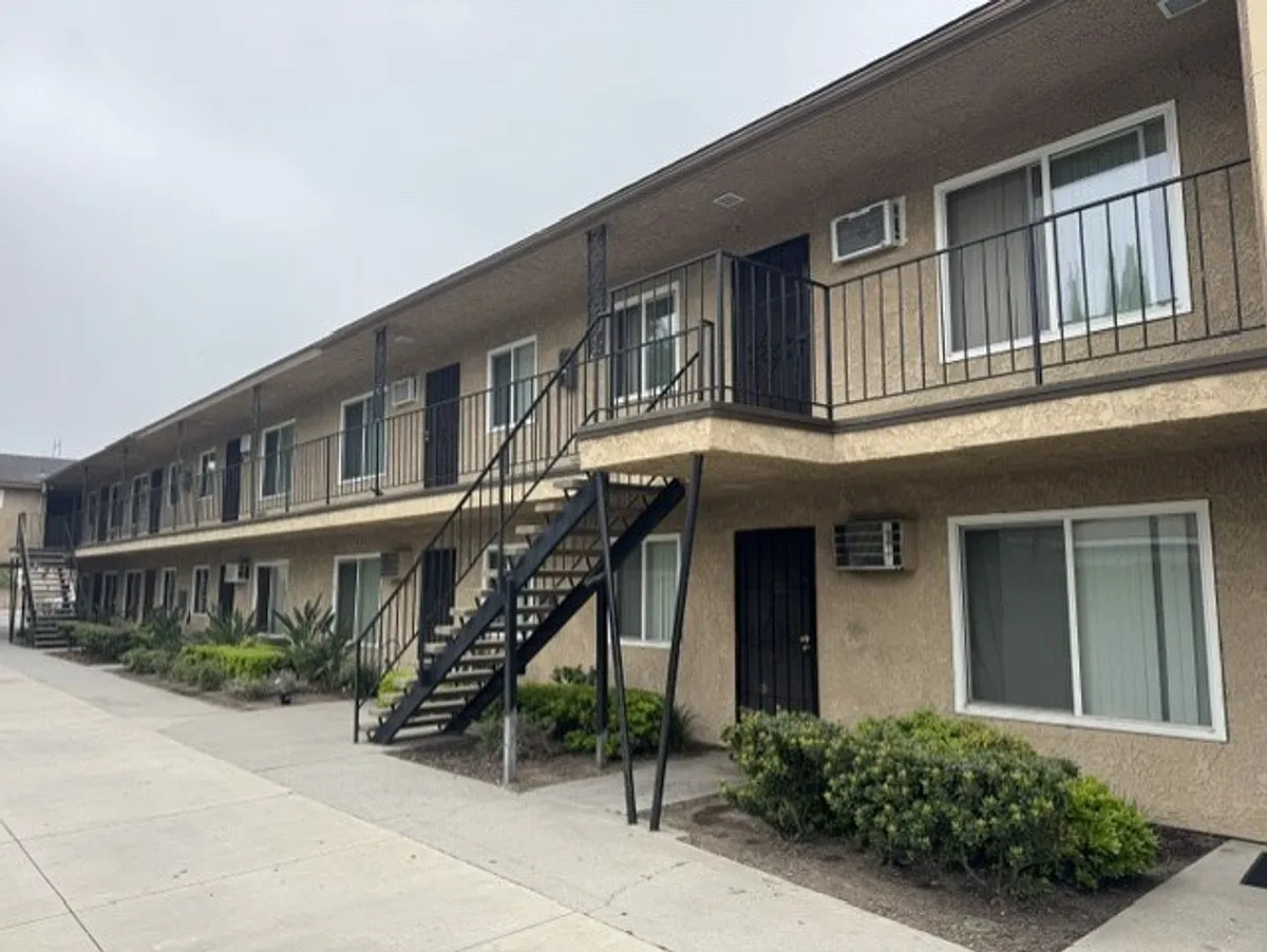 Building Photo - CEDAR 9840