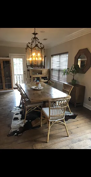 8912 Lyman Ln — Photo 3