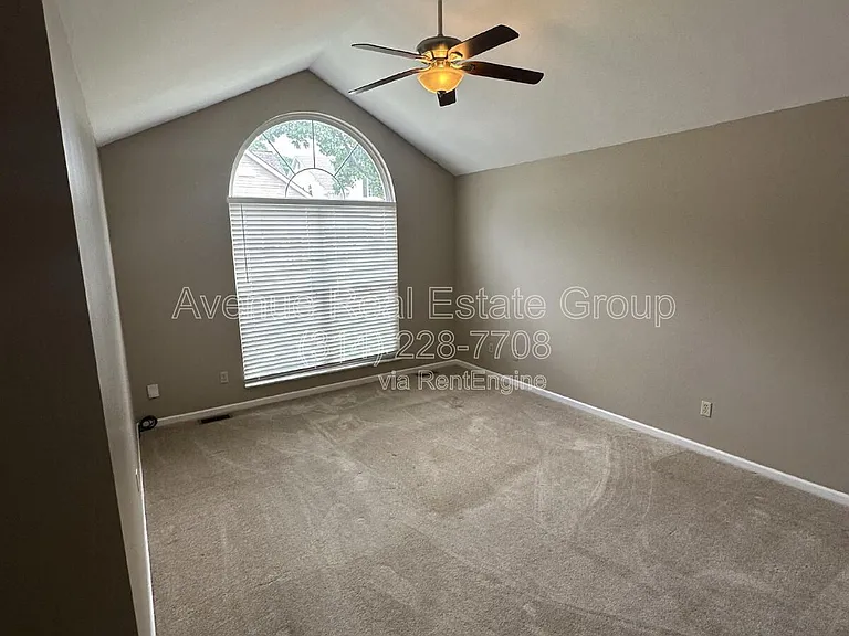 2427 Shiva Ct — Photo 2