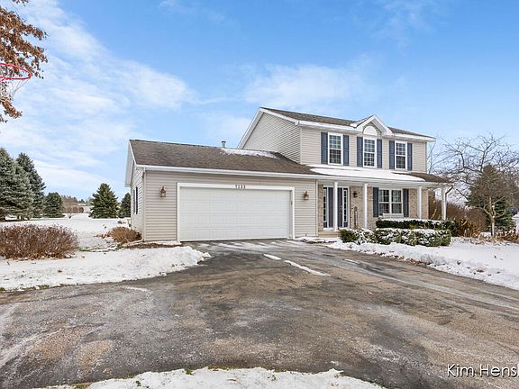 2nd image of 7133 Russet Vista Dr NE