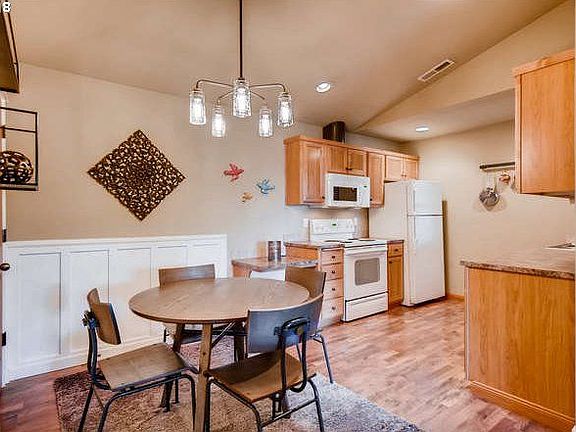 4th image of 14019 NE 20th Ave APT 17B
