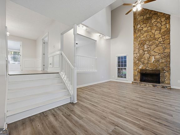 2nd image of 1055 Wellers Ct