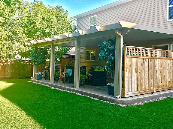 Privacy side wall w/planters