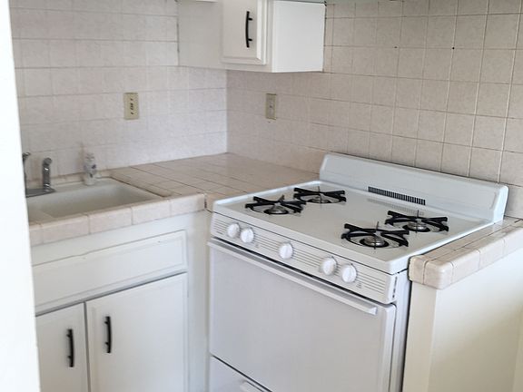 3rd image of 1111 W 14th St APT 5