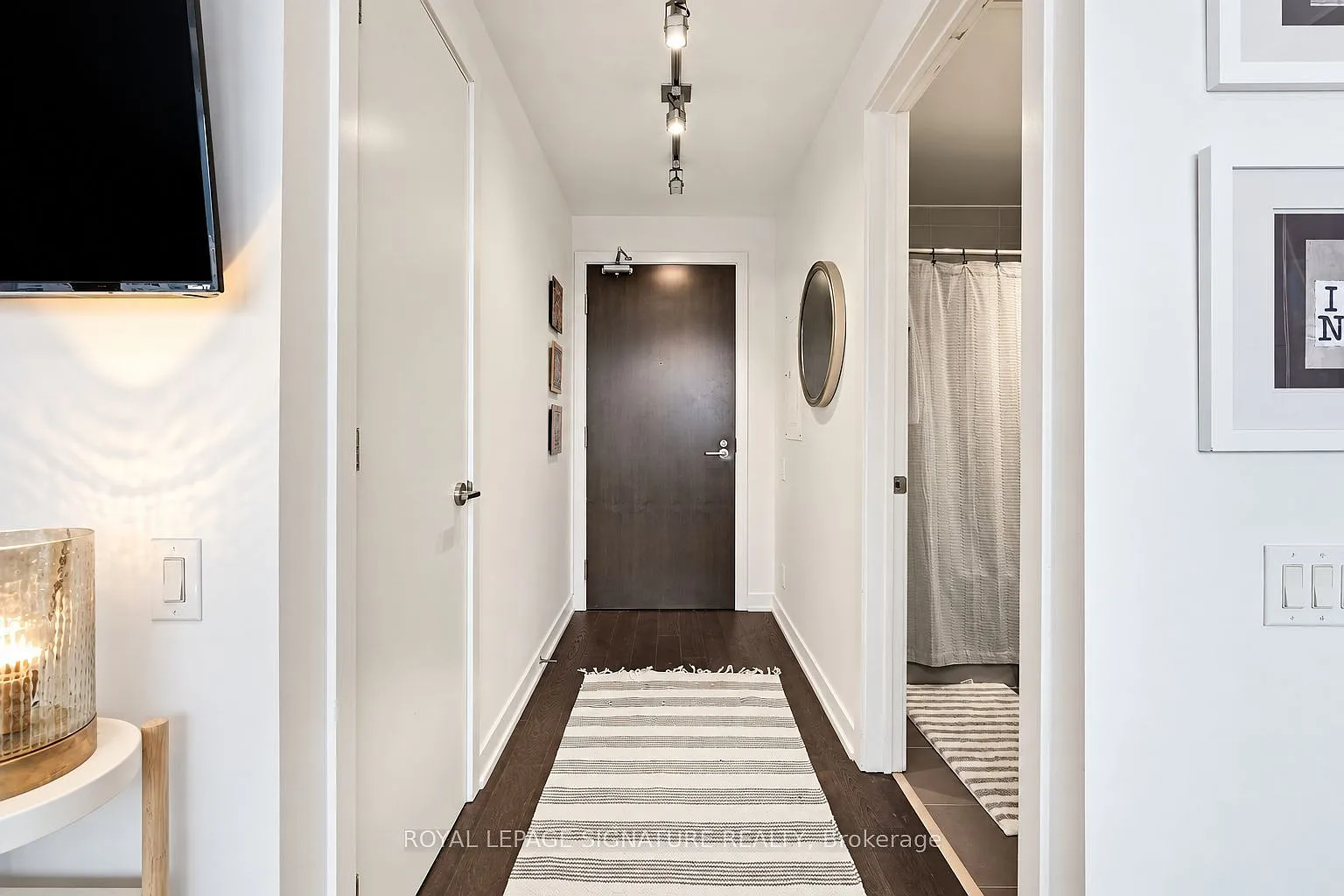 King Charlotte Condos — Photo 2