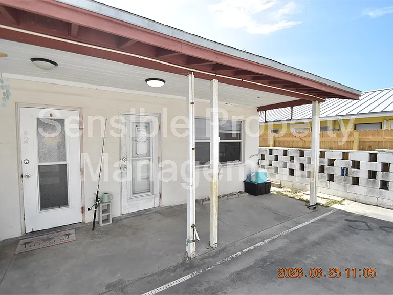 146 Coral Ave #C — Photo 4