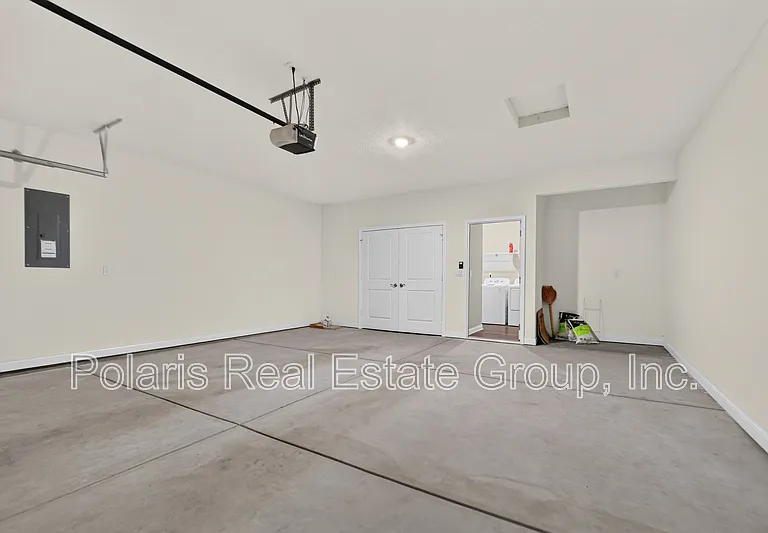 9073 Lieven St — Photo 32
