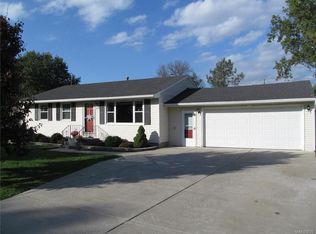 4594 Tomaka Dr, Hamburg, NY 14075