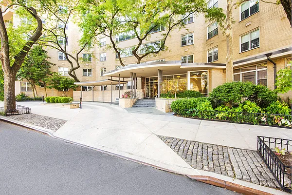 Sold by Stribling | media 16