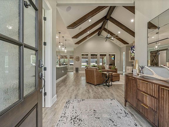 5th image of 142 Bluebonnet Rd