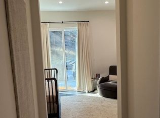 3839B Royal Meadow Rd, Sherman Oaks, CA 91403