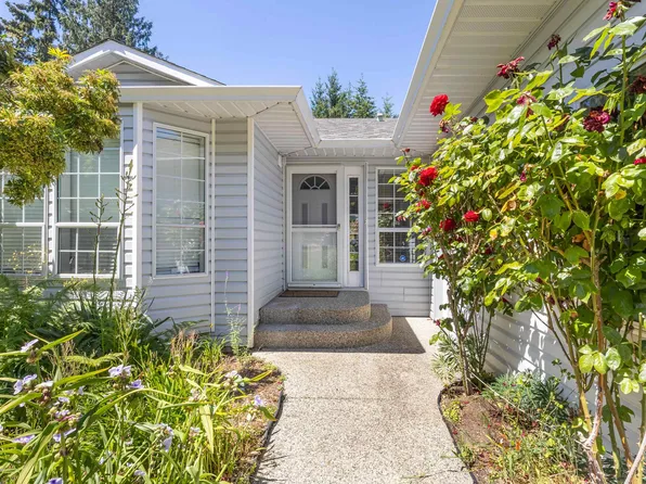 5309 Cedarview Pl, Sechelt, BC V7Z 0C2
