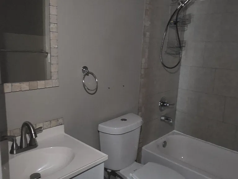 940 Roosevelt Dr — Photo 17