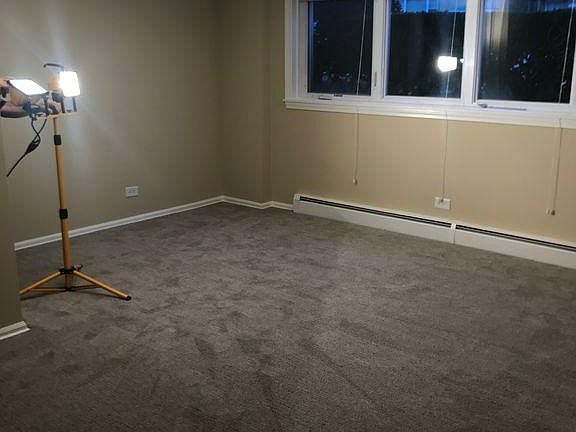 4th image of 5877 N Elston Ave