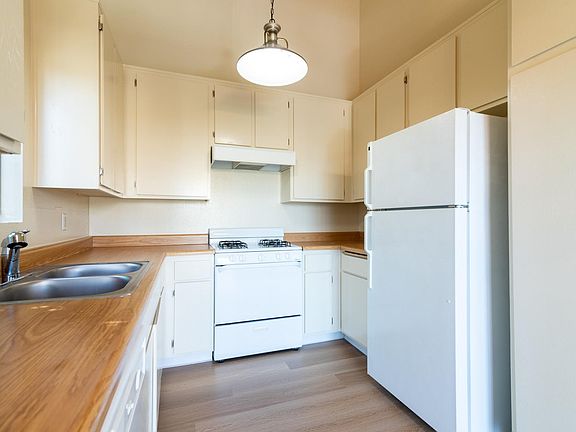 5th image of 3763 S Bentley Ave APT 201