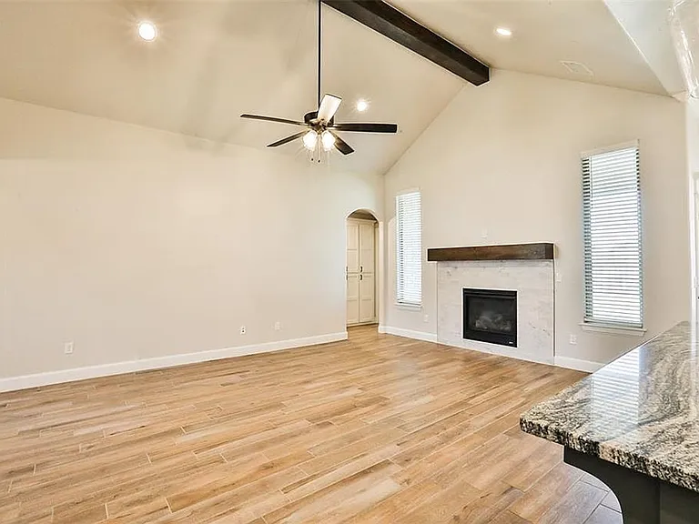 9301 SW 44th Ter — Photo 5