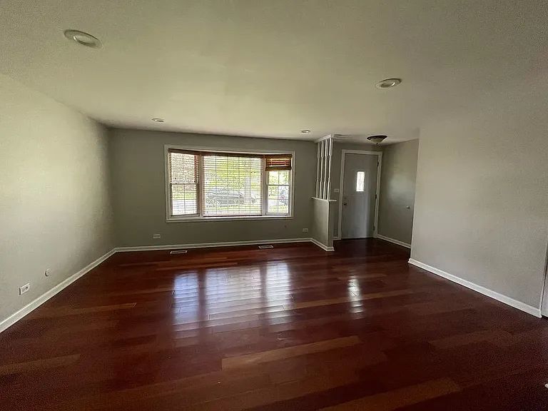 1210 Fairlane Dr — Photo 12