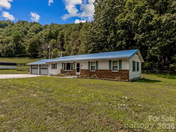 1878 Bolens Creek Rd, Burnsville, NC 28714
