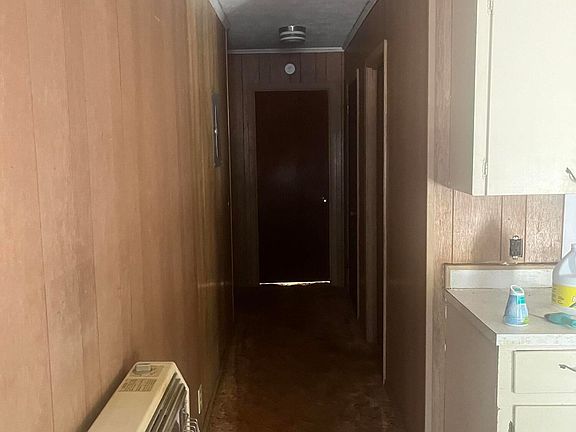 4th image of 287 Blueberry St