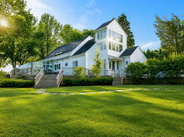 11 Dickerson Dr, Shelter Island, NY 11964