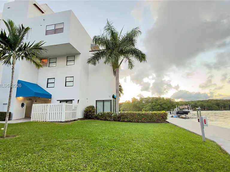 456 Poinciana Dr #1620 — Photo 22