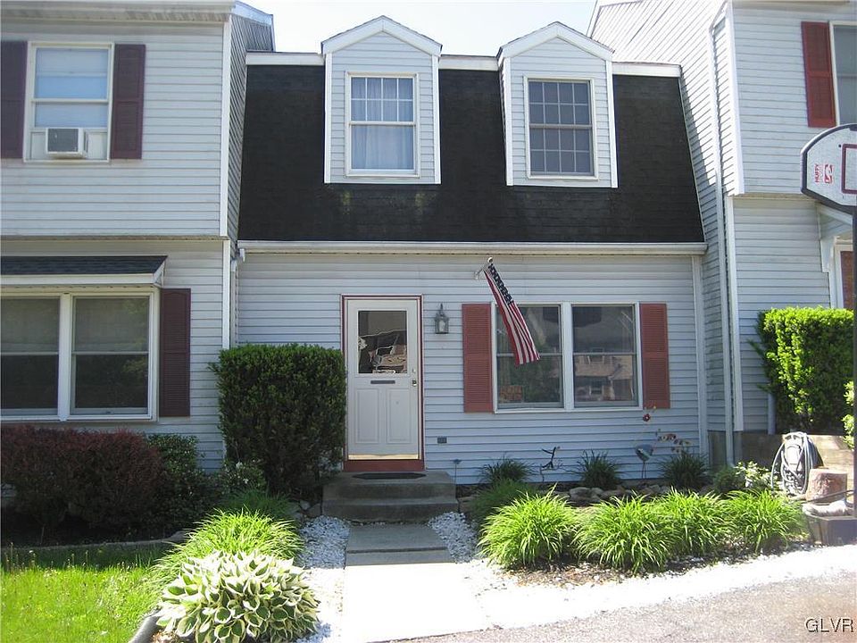 1st image of 816 Cove Ct