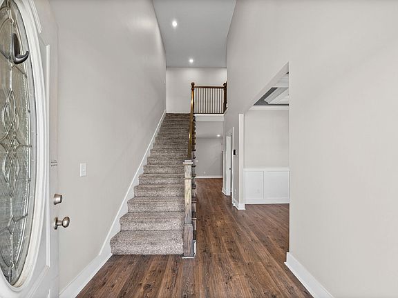 3rd image of 1524 Kingbird Dr