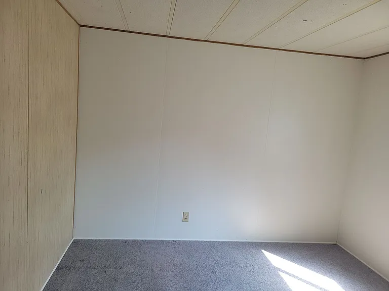 890 N 2nd St — Photo 8