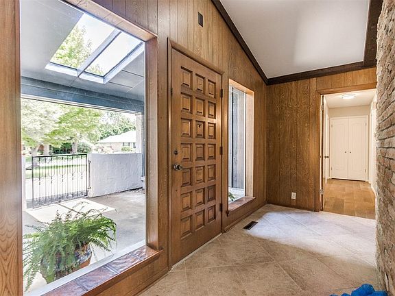 5th image of 3112 Brookhollow Rd