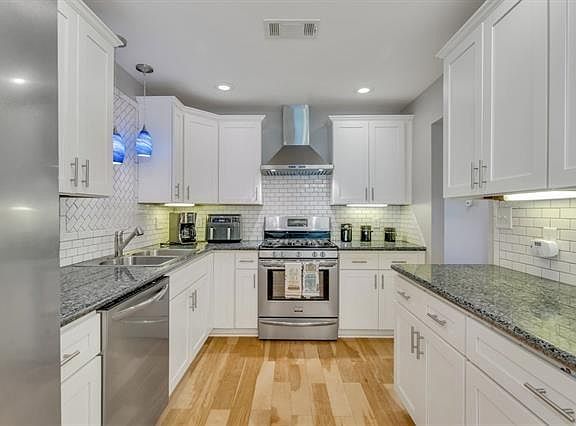 5th image of 636 Orion Ave