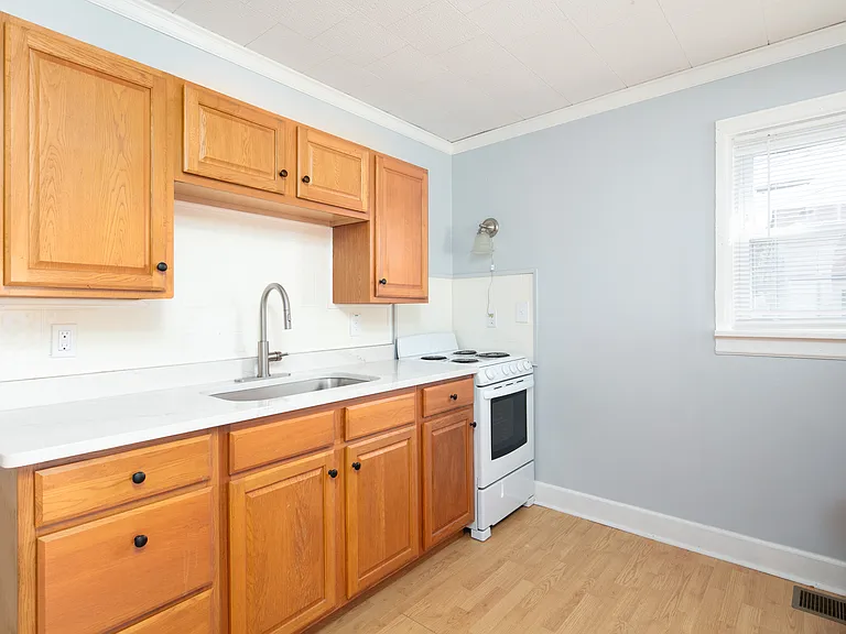 919 Bryan Ave #2 — Photo 6