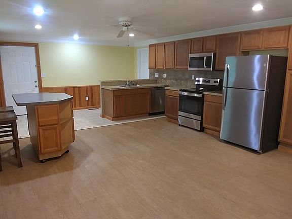 5th image of 515 Old Preston Trl #B