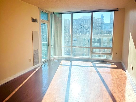 5th image of 20 Newport Pkwy APT 2305
