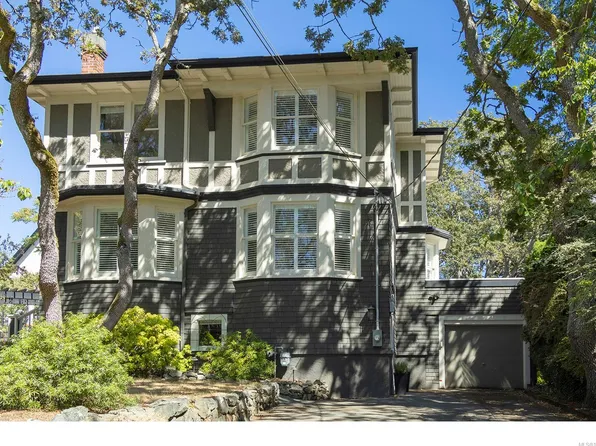 1391 Victoria Ave, Oak Bay, BC V8S 4P4