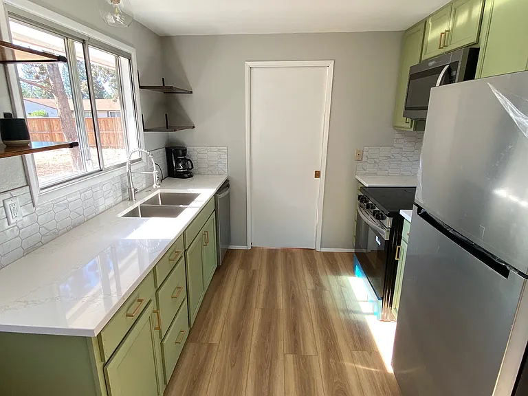 268 SE 15th St — Photo 7