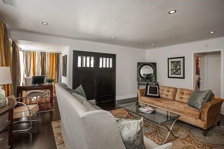 1098 Linden Ave — Photo 3