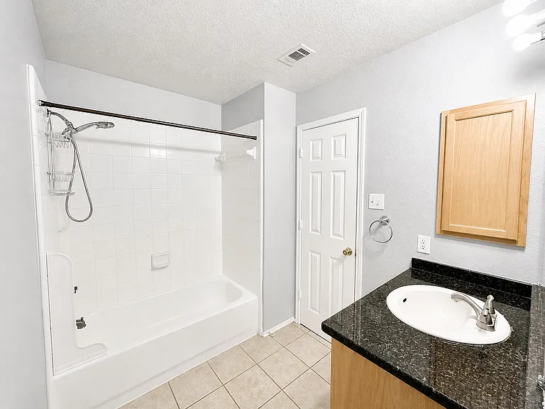 5709 Parkwood Trl — Photo 18