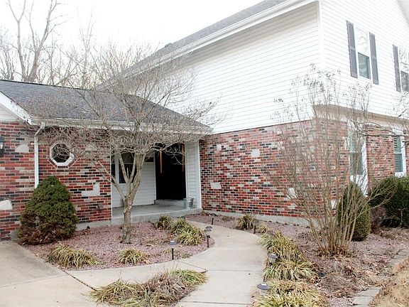 2nd image of 2928 Coram Dr