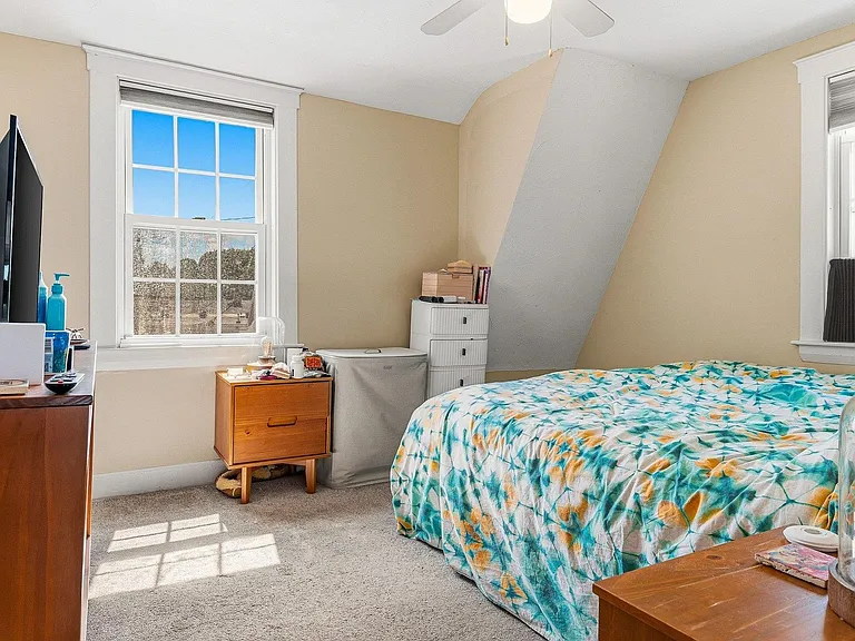 50 Raleigh Way — Photo 13