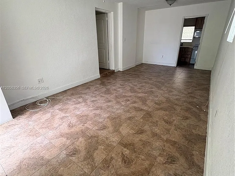 410 Pinecrest Dr #2 — Photo 3