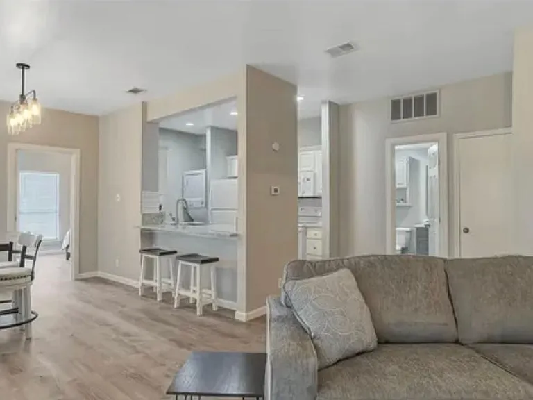 2116 Tanglewood Blvd #B1006 — Photo 1