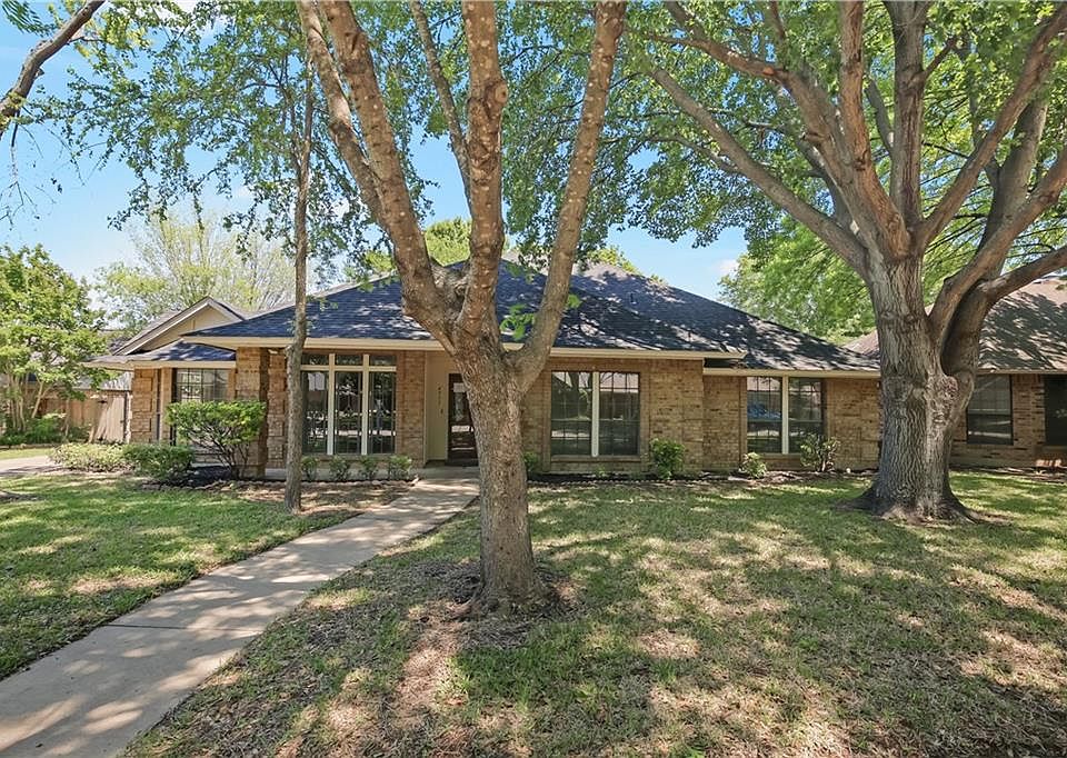 1st image of 4711 Lake Park Dr