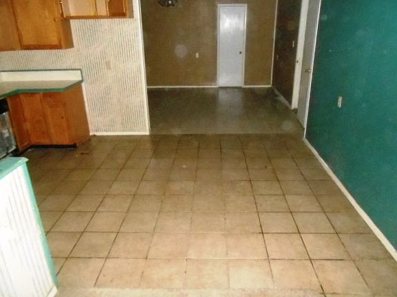 5th image of 2310 Phillips Ln