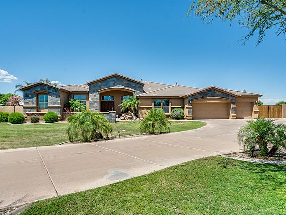 4th image of 16302 W Papago St