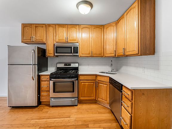5th image of 36 Bowers St APT 1L