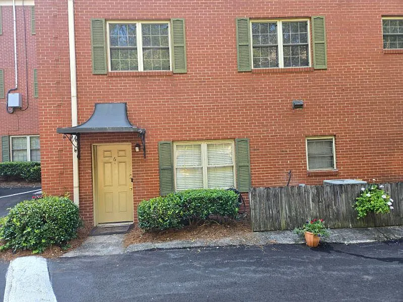 430 Lindbergh Dr NE - C-6 — Photo 4